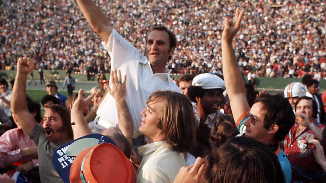 ‘The city went crazy’: How Dolphins fans, Miami celebrated Super Bowl VII, perfect season