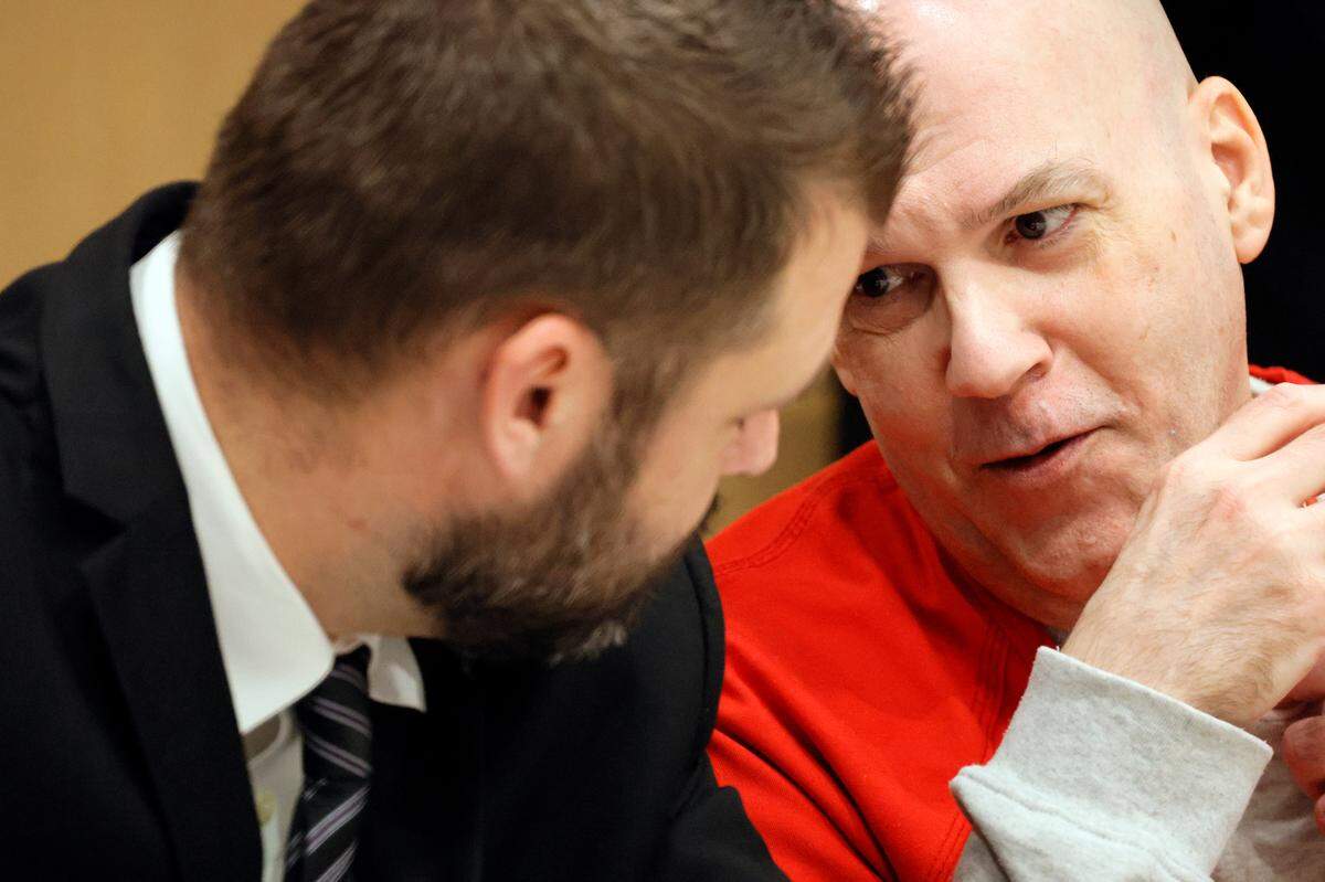 Howard Steven Ault speaks with defense attorney Joe Kimok after the jury recommended the death penalty in Ault’s double murder trial at the Broward County Courthouse in Fort Lauderdale on Thursday, Feb. 22, 2024. Ault was convicted in 1999 of the 1996 murders of DeAnn Emerald Mu’min, 11, and Alicia Sybilla Jones, 7. The same jury later recommended his execution but Ault was granted a new penalty phase after the Supreme Court struck down Florida’s death penalty process as unconstitutional in 2016.&nbsp;(Amy Beth Bennett / South Florida Sun Sentinel)