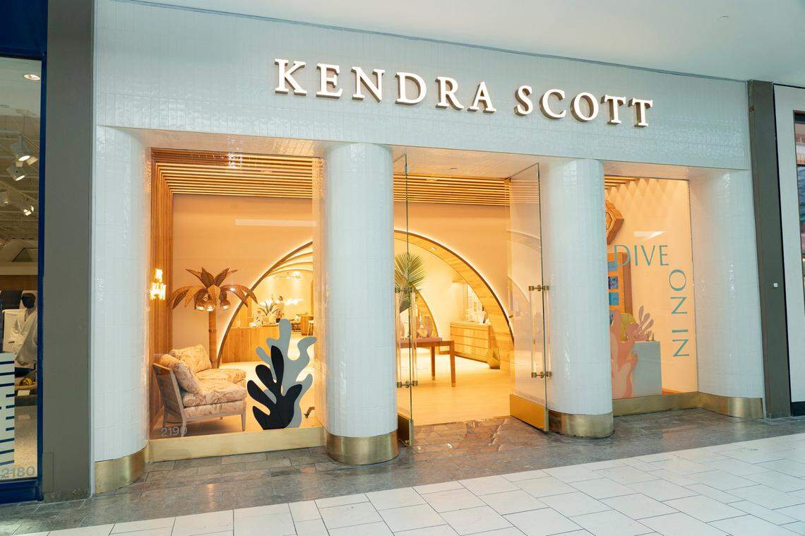 Kendra Scott opened at Dadeland Mall in May 2024.