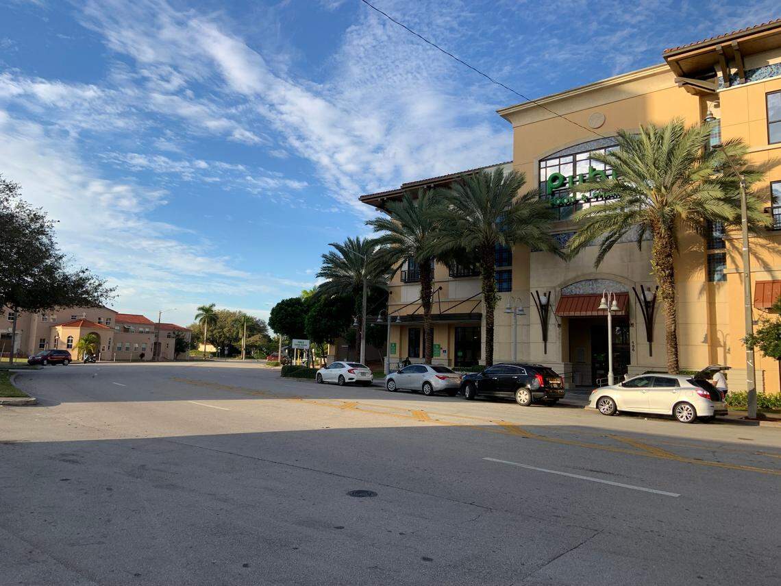 The front of the Publix in Coral Gables at 106 Ponce de Leon, Sunday morning, Feb. 6. The rear of the store is on the corner of 37th Avenue and Flagler Street.