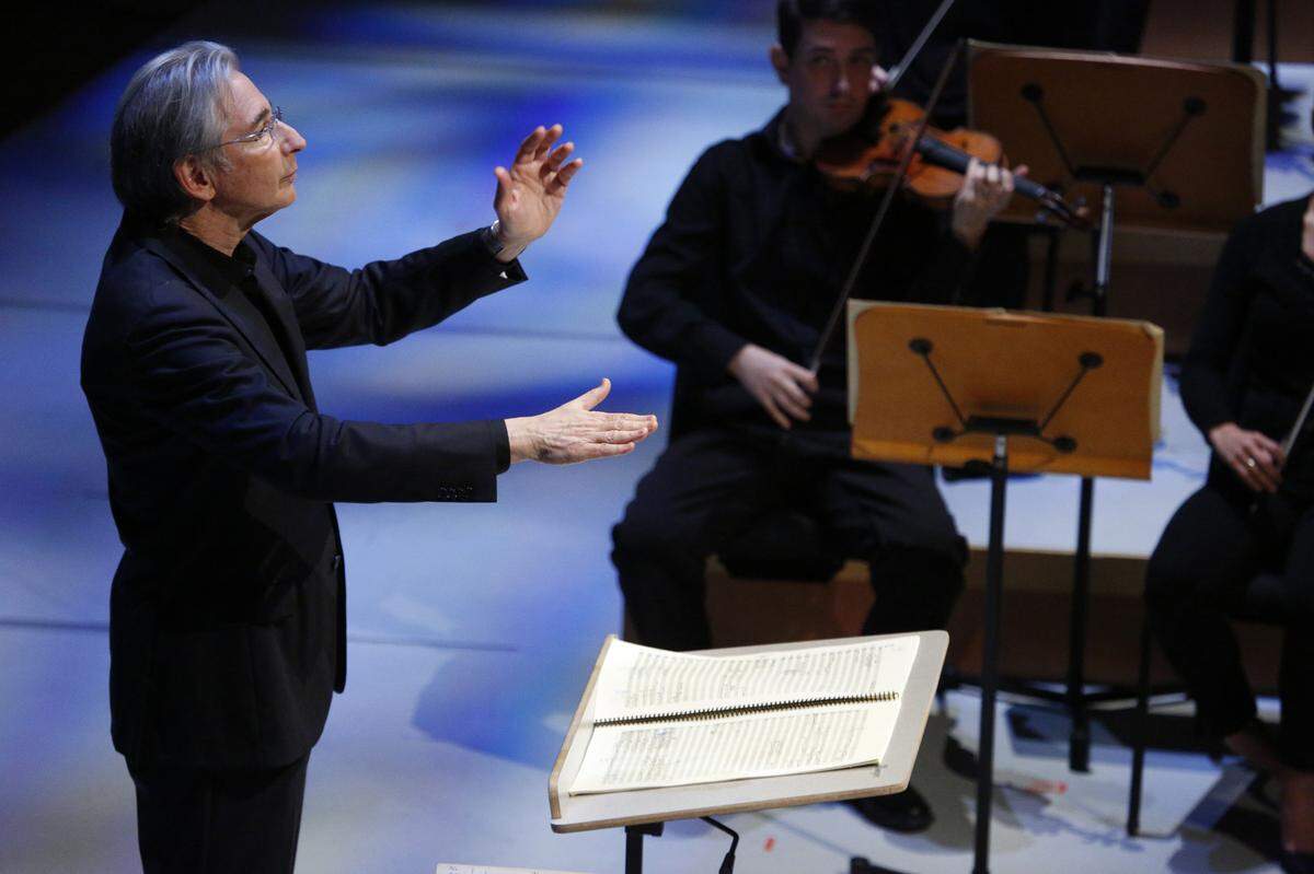 Michael Tilson Thomas conducts the New World Symphony in a performance at the New World Center in Miami Beach.