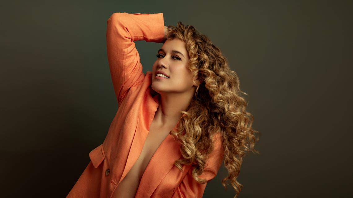 After years in France, Cuban singer Niuver returns to her roots for new album