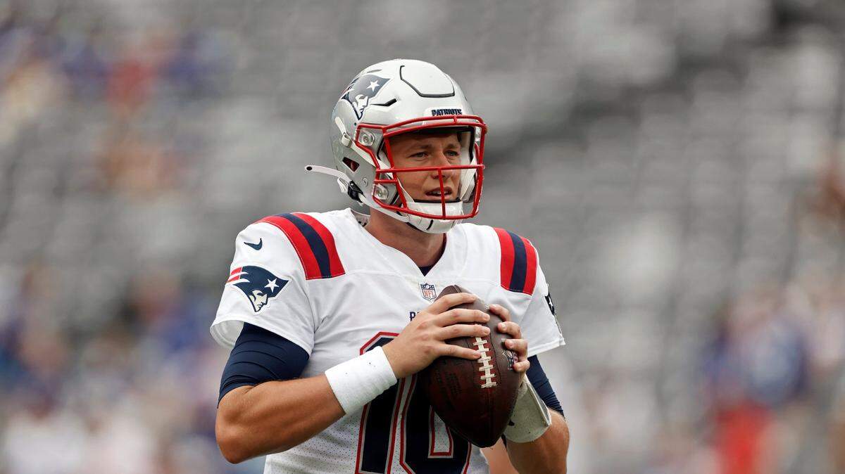New England Patriots rookie quarterback Mac Jones (10) has led team to six straight victories but is an underdog at Indianapolis this Saturday. Pats winning is Greg Cote’s Week 15 Upset of the Week. It wold be Greg’s seventh straight Upset of the Week bull’s-eye.