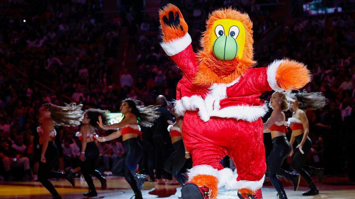 El Heat (17-12) jugará en Navidad por decimocuarta vez en la historia de la franquicia este lunes cuando reciba a los 76ers de Filadelfia (20-8) en el Kaseya Center.