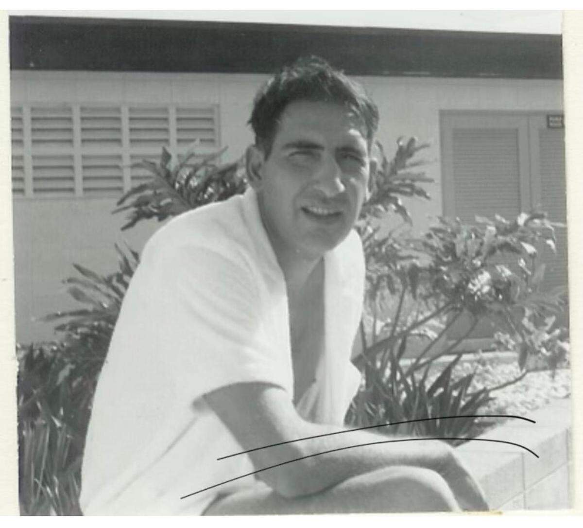 Retired Miami homicide detective Mike Gonzalez, who spent decades investigating murders, died on Dec. 1, 2022, at age 95.