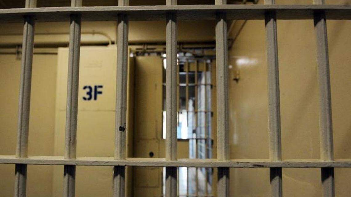 10 officers on leave, one resigned, after Dade Correctional inmate dies in prison van
