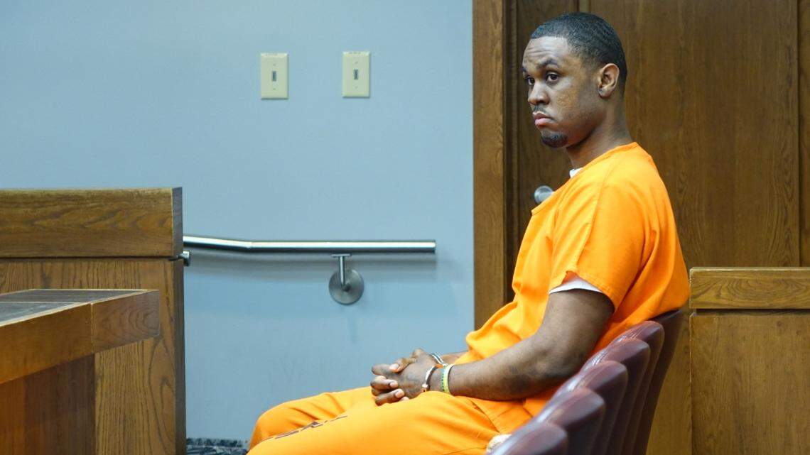 Julio Morris, pictured here during a Miami court hearing in January 2019, is accused of murdering the key eyewitness in his murder trial. On March 20, 2019, prosecutors charged him with the murder of the eyewitness.