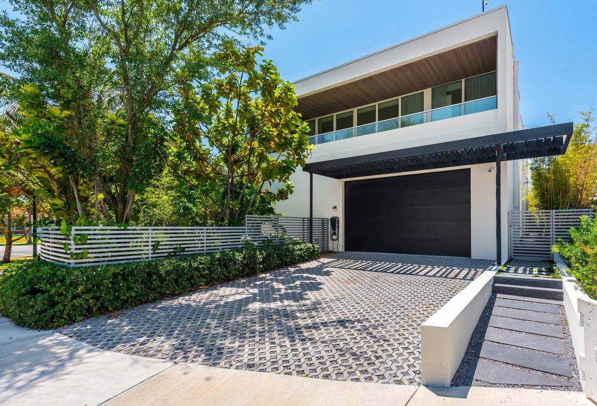 La entrada de una de las 15 villas de la Villa Collection en Ritz-Carlton Residences, Miami Beach, que vendieron por adelantado todas sus viviendas unifamiliares.