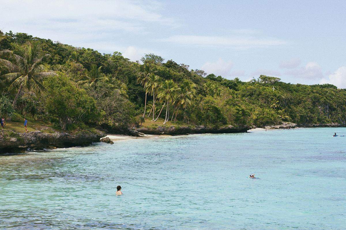 Off the coast of New Caledonia in the south Pacific, two new species of small fish were discovered.