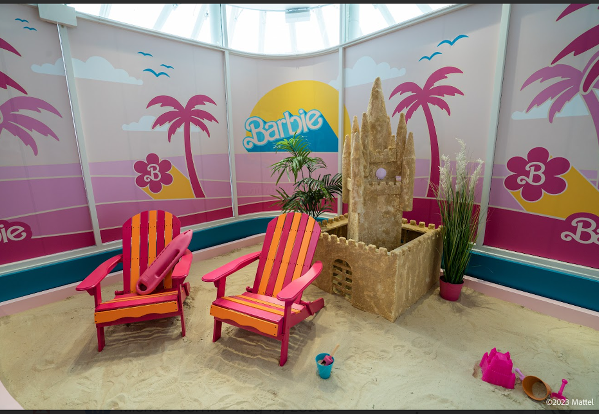 Malibu Barbie Cafe