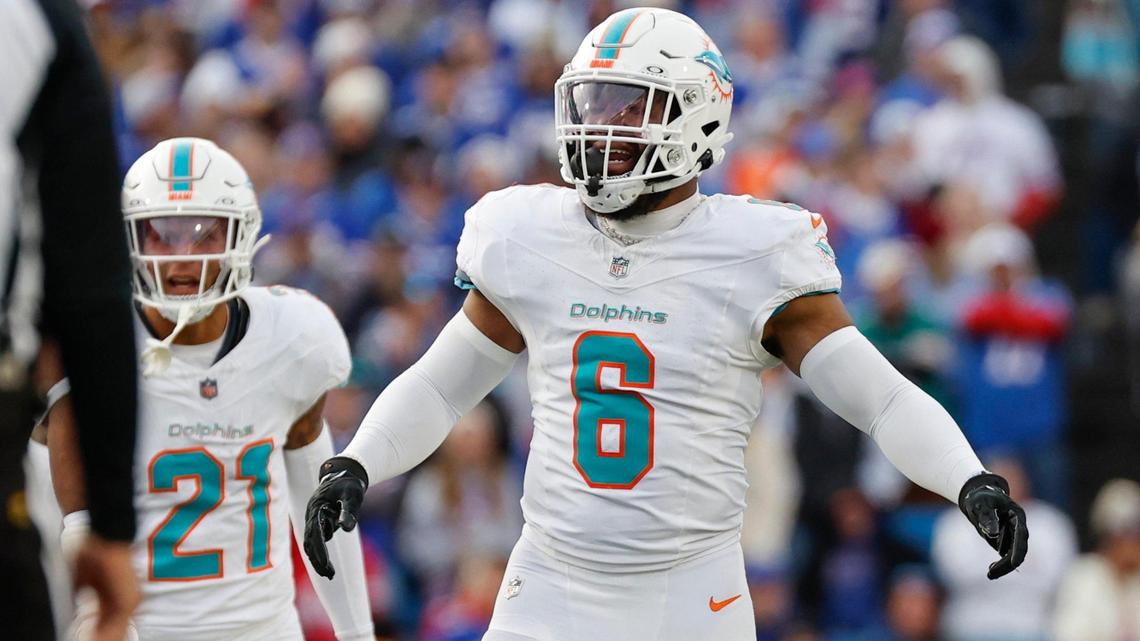 Miami Dolphins linebacker Anthony Walker Jr. (6) gestures on the field during the NFL game against the Buffalo Bills at Highmark Stadium in Orchard Park, New York on Sunday, November 3, 2024.