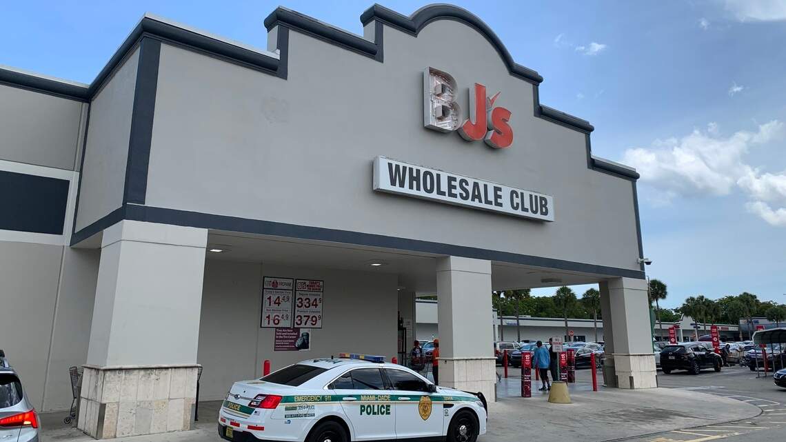 Here’s why all the food in a Kendall BJ’s Wholesale Club display unit got trashed