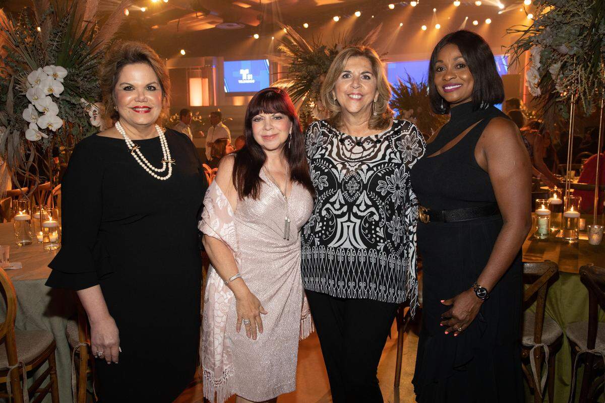 Martha Musino, Maria Hidalgo, Conchita Tovar-Bas and Lisstte Youg