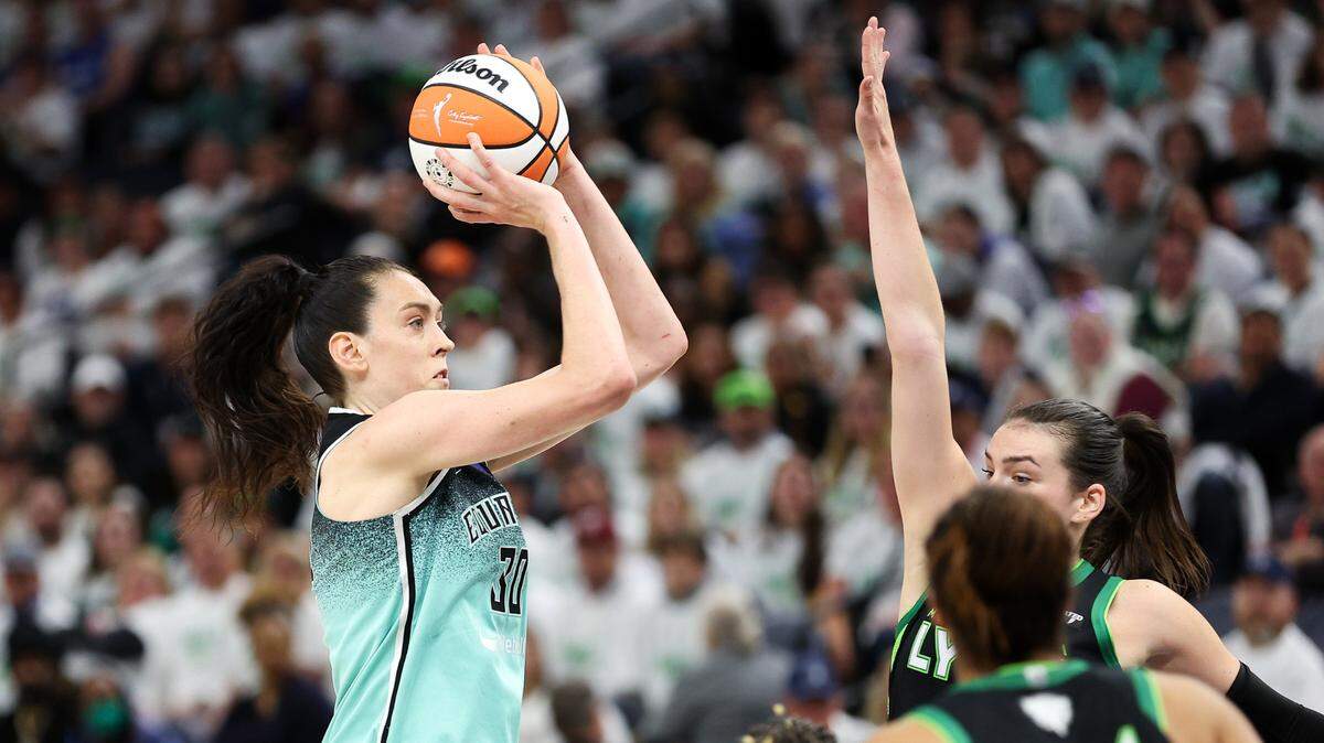 Oct 16, 2024; Minneapolis, Minnesota, USA; New York Liberty forward Breanna Stewart (30) shoots against the Minnesota Lynx during the second half of game three of the 2024 WNBA Finals at Target Center. Stewart co-founded Unrivaled Basketball League, an 8-week 3-on-3 winter league in Miami that tips off Jan. 17.