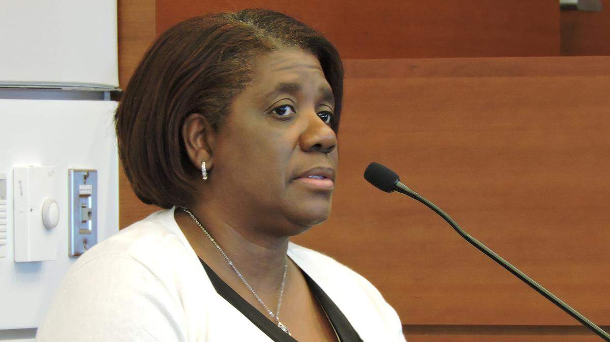 Broward Clerk of Courts Brenda Forman testifies at a hearing related to her impending divorce from her political predecessor, Howard Forman, on January 24, 2017. (Rafael Olmeda/Sun Sentinel/TNS)