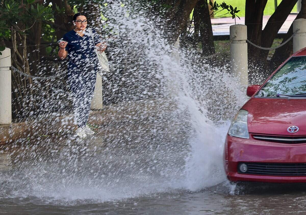 Rising tides cause morning flooding in Miami neighborhoods | Miami Herald