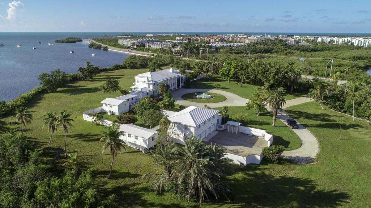 Thompson Island was passed down through the Knight family for 70 years and was built in 1939.