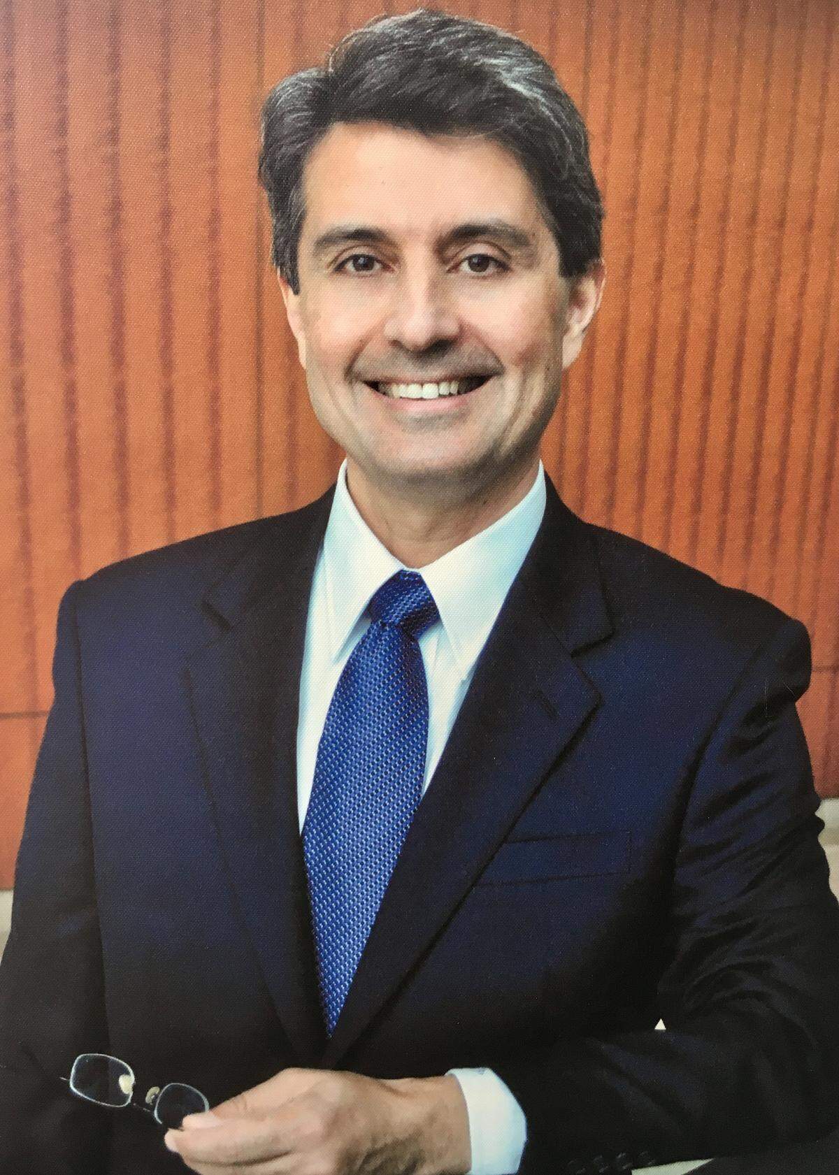 Dr. Fred Telischi