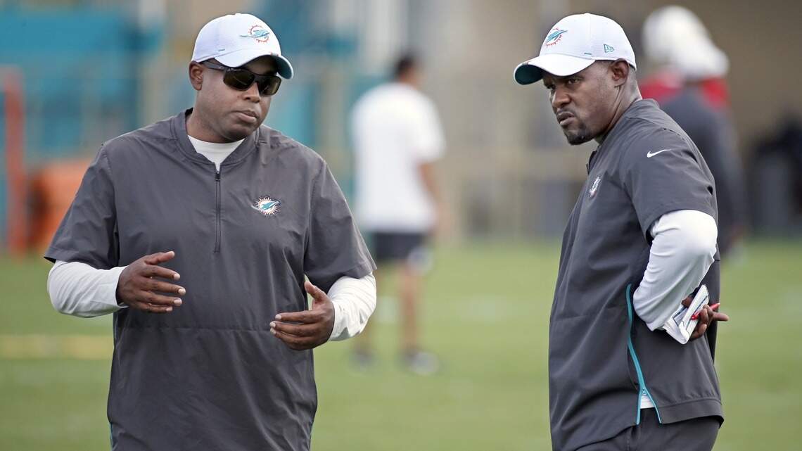 Miami Dolphins co-coordinators to run offense is unconventional. And strange | Opinion