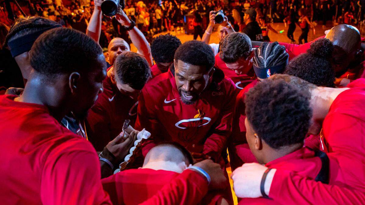 Miami Heat forward Udonis Haslem (40) speaks to his teammates before the first quarter of an NBA game against the Golden State Warriors at FTX Arena in Downtown Miami on November 1, 2022.