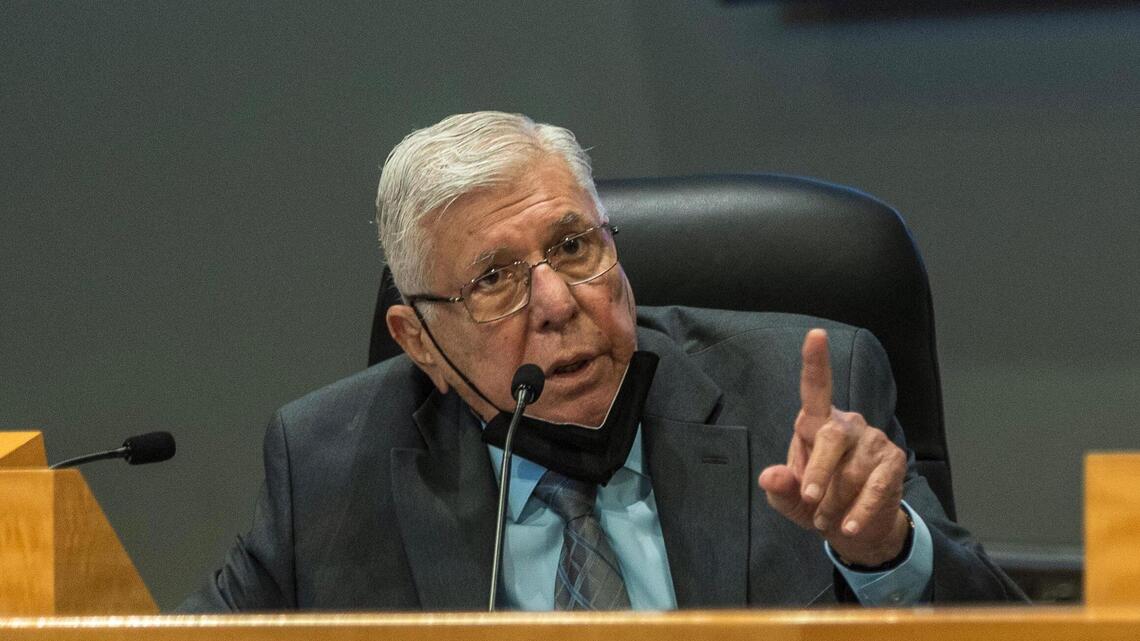 Miami Commissioner Manolo Reyes announces that his cancer is in remission