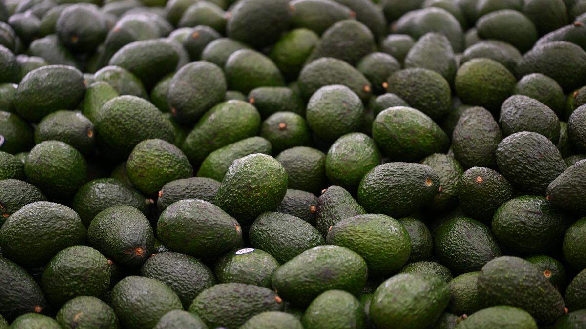 high-fiber snacks avocado