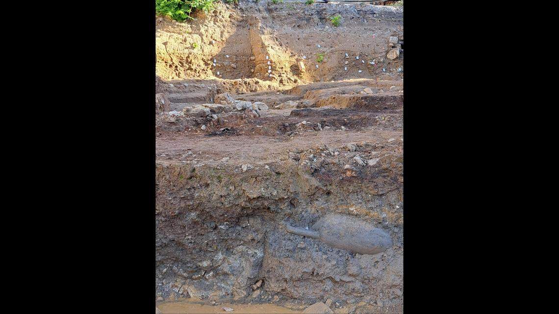 Archaeologists said some of the buildings had crawl spaces created by horizontal jugs.