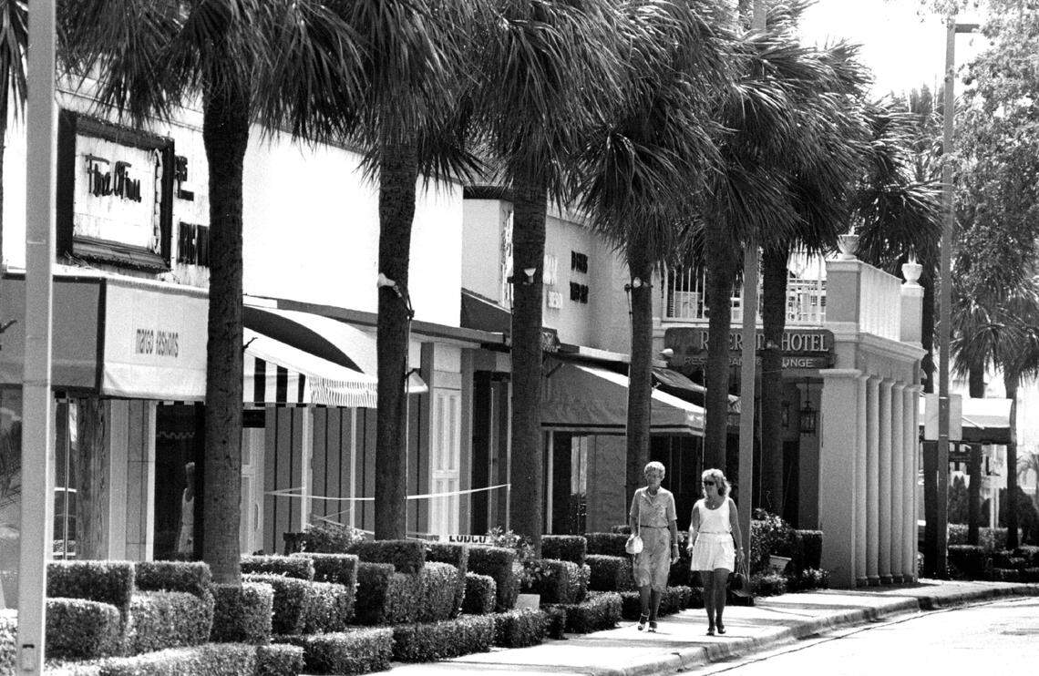 In 1986, the south side of Las Olas, with the Riverside hotel at right.