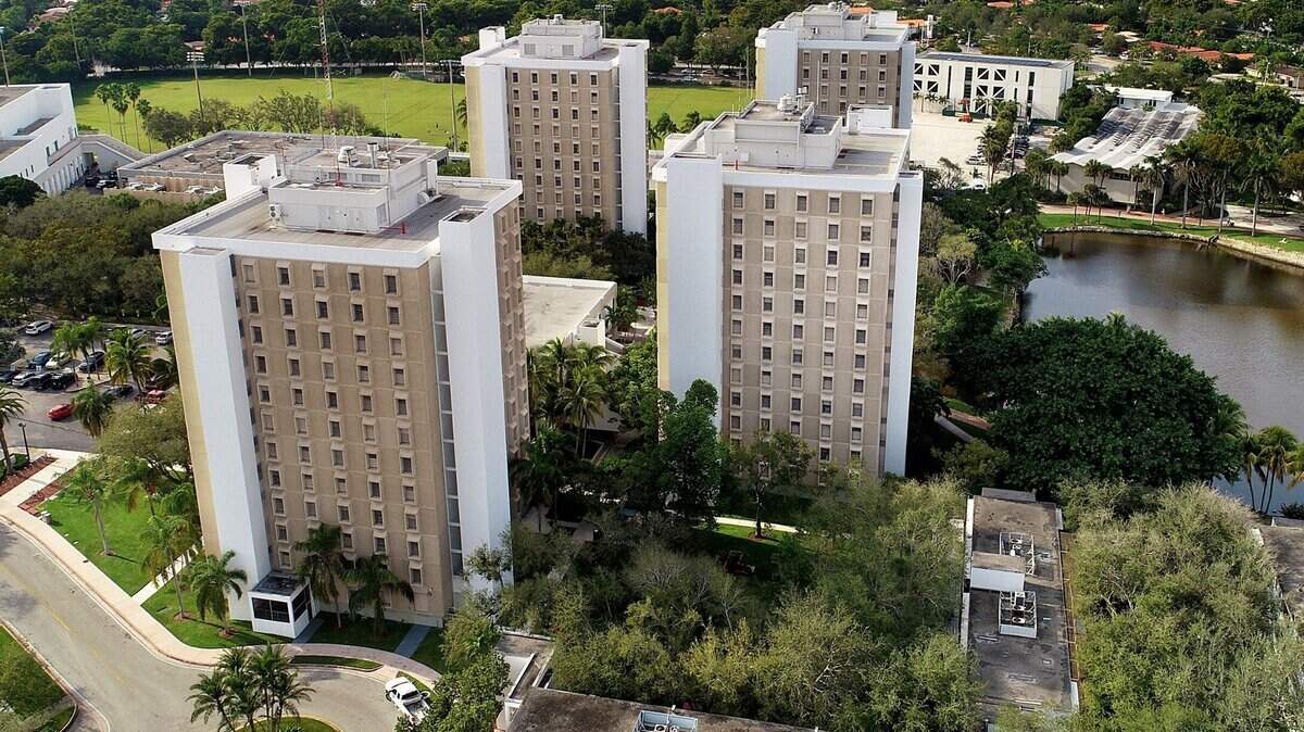 Vista de los edificios de las residencias Hecht & Stanford de la Universidad de Miami, en Coral Gables, en enero de 2019.