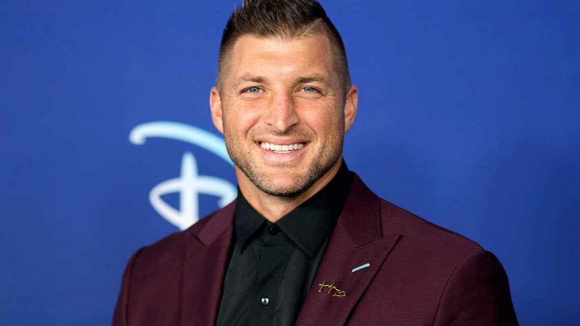 Where is Florida great Tim Tebow’s Heisman? Luke Bryan used it this way