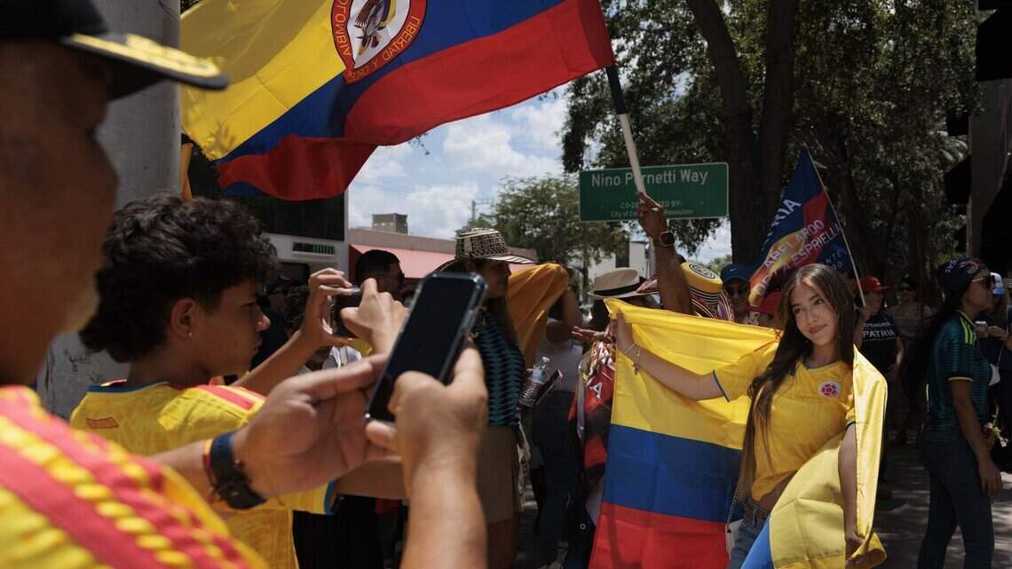 Colombians cast votes for next president outside of consulate in Coral Gables