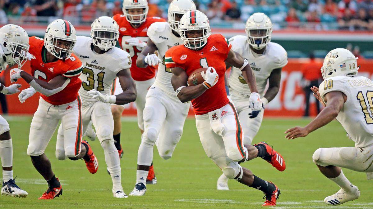 Miami Hurricanes running back Lorenzo Lingard (1) has not touched the ball on offense since Sept. 22 against FIU.
