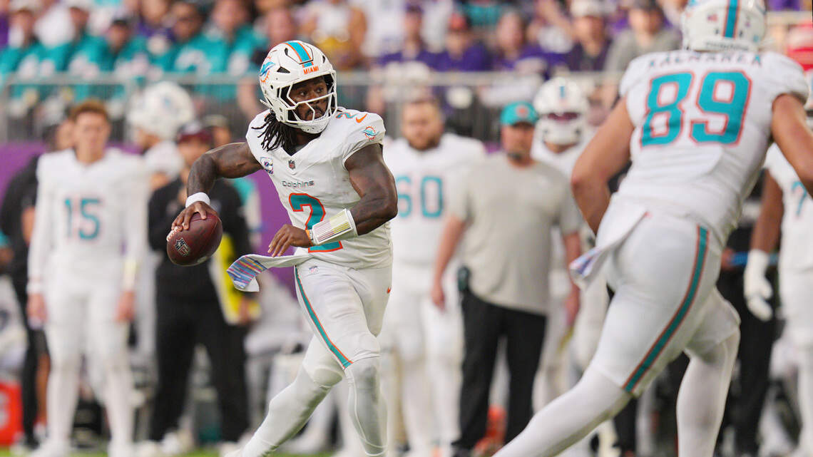 Dolphins coach Jeff Hafley disputes Bengals DB who said QB Malik Willis has a tell