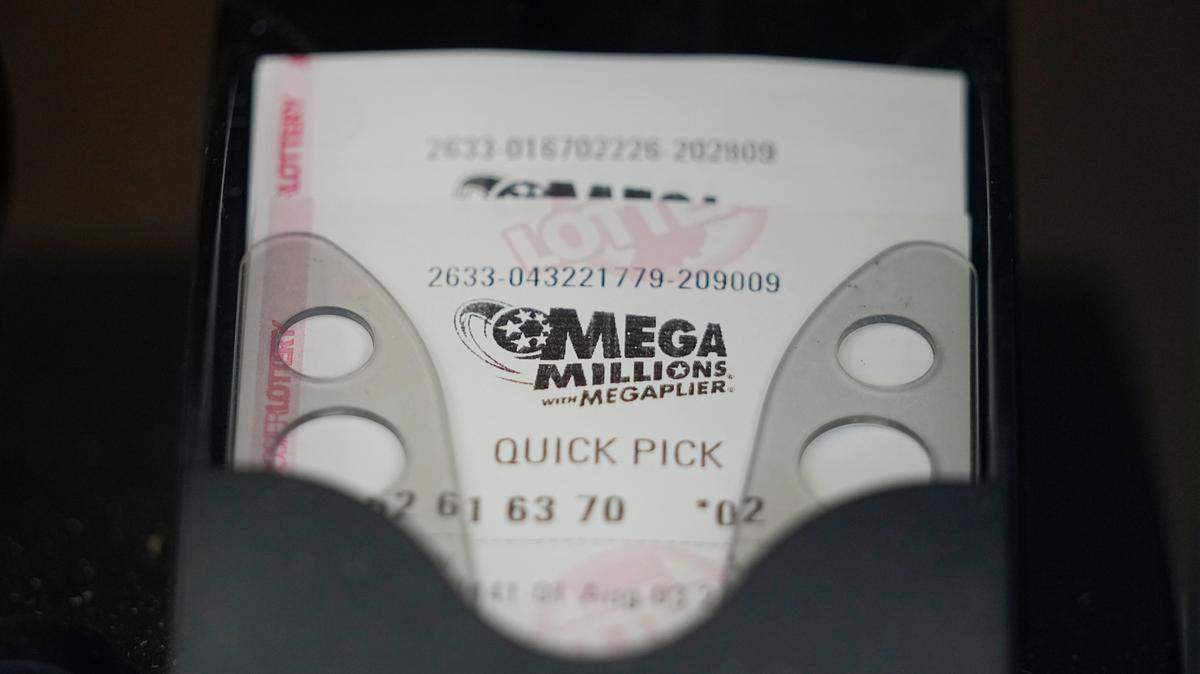 Mega Millions tickets sold in Georgia snagged $4 million and $40,000 prizes, lottery officials say.