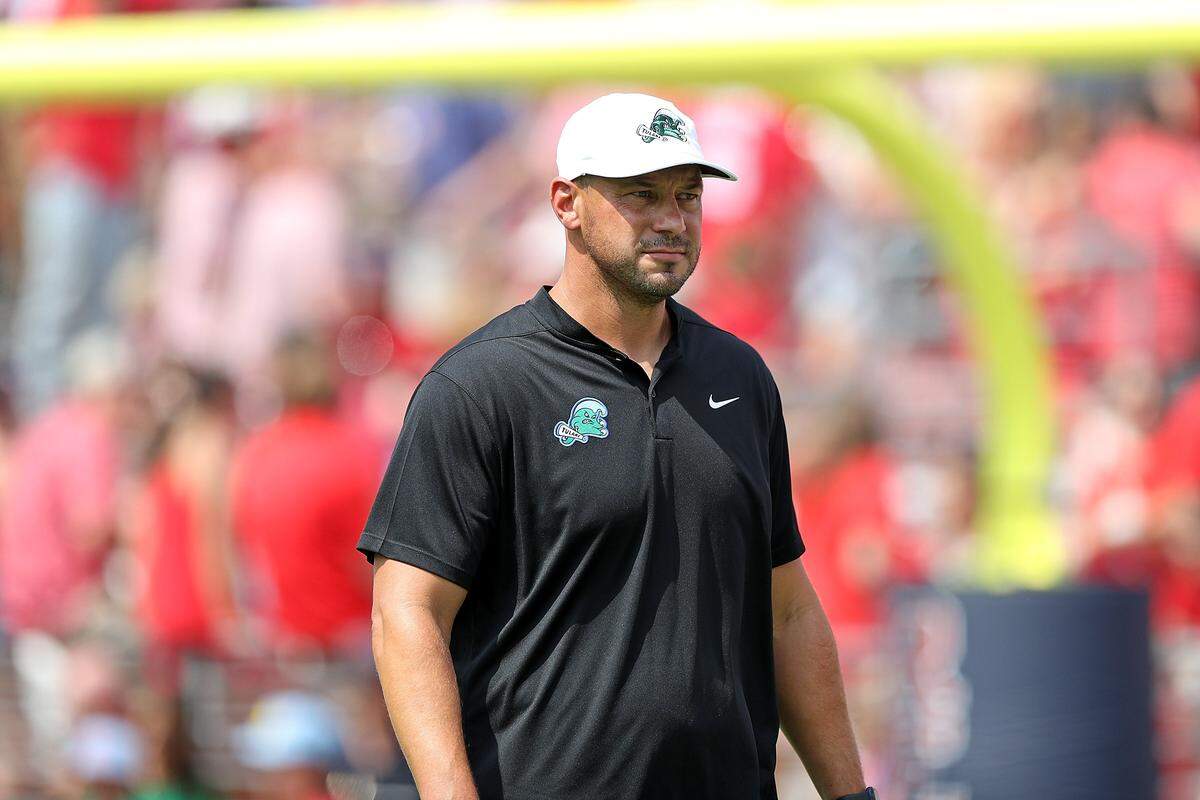 OXFORD, MISSISSIPPI - SEPTEMBER 20: Head coach Jon Sumrall of the Tulane Green Wave looks on before the game against the Mississippi Rebels at Vaught-Hemingway Stadium on September 20, 2025 in Oxford, Mississippi. (Photo by Justin Ford/Getty Images)