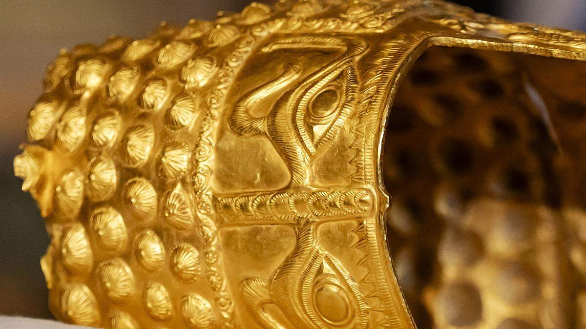 golden helmet of cotofenesti drents museum