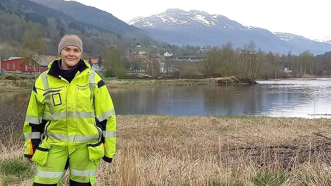 Archaeologists found the ruins of a late Iron Age cult city with graves, cooking pits and structures along a river in Sunnfjord, photos show.
