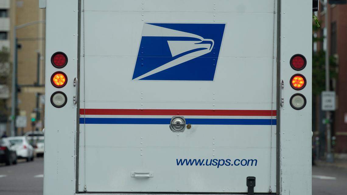 A U.S. Postal Service worker pleaded guilty after prosecutors say she stole cell phones from the mail and resold them in New Jersey.