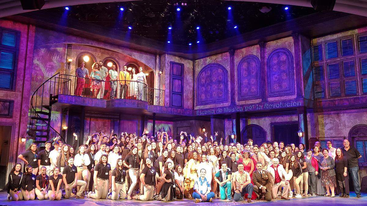 Miami Arts Studio 6 – 12 at Zelda Glazer students and staff recently met the cast and crew of “Havana Music Hall.” The Actors’ Playhouse at the Miracle Theatre recently partnered with the the school to offer a new internship program for high school juniors and seniors.