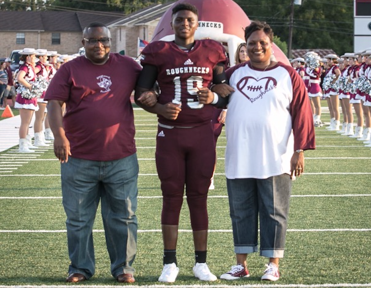 Cam Ward (center) with parents Calvin Ward (left) and Patrice Ward (right) during his days at Texas’ Columbia High.