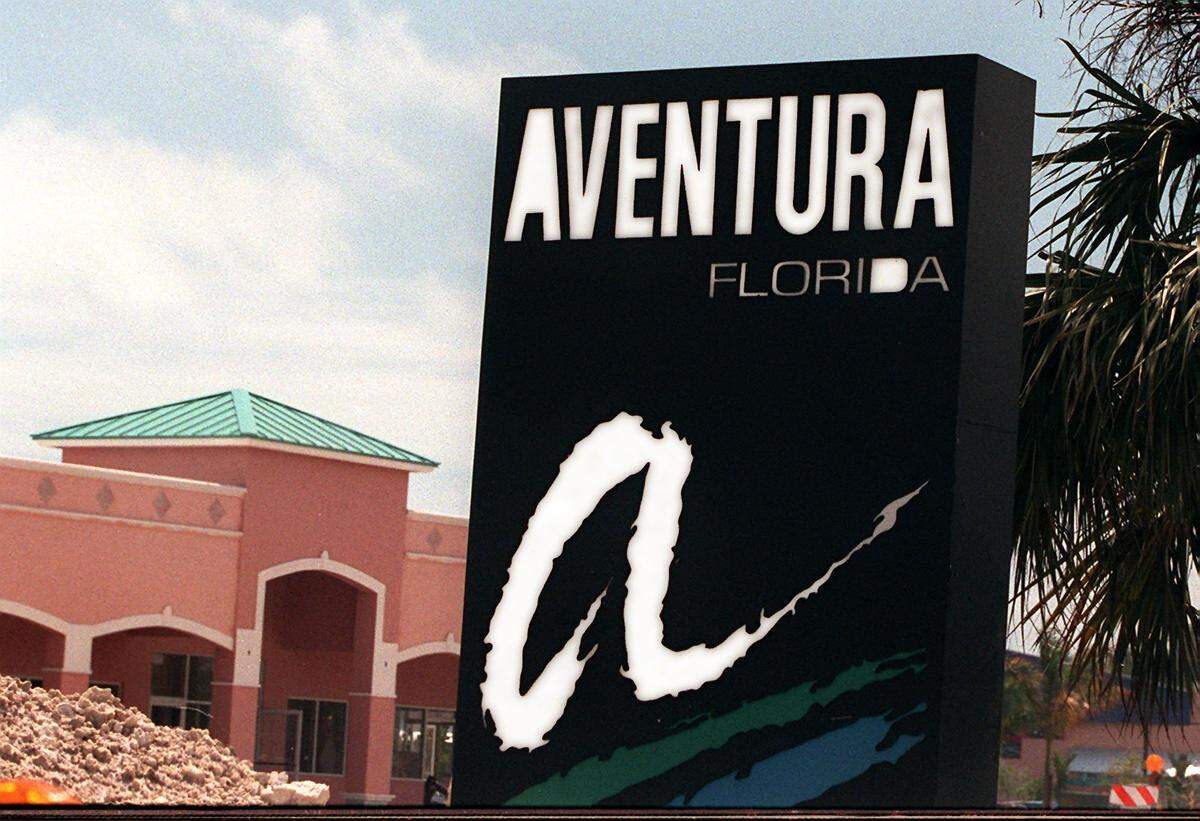 Aventura construction in 1998.