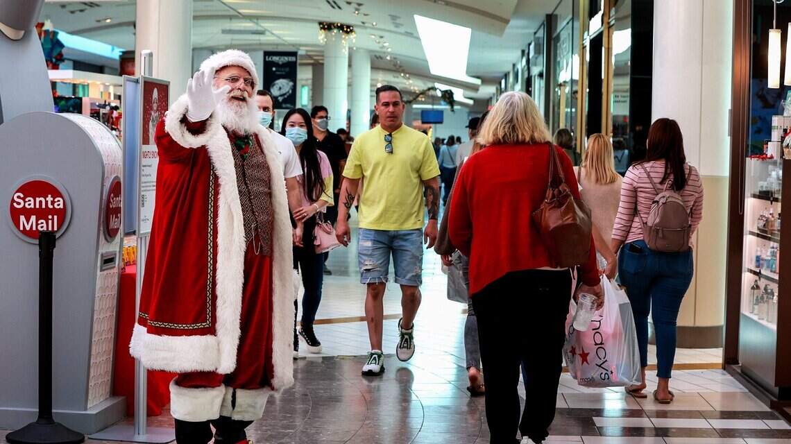 Shopping at a South Florida mall after Thanksgiving? Take note of hours, events, deals