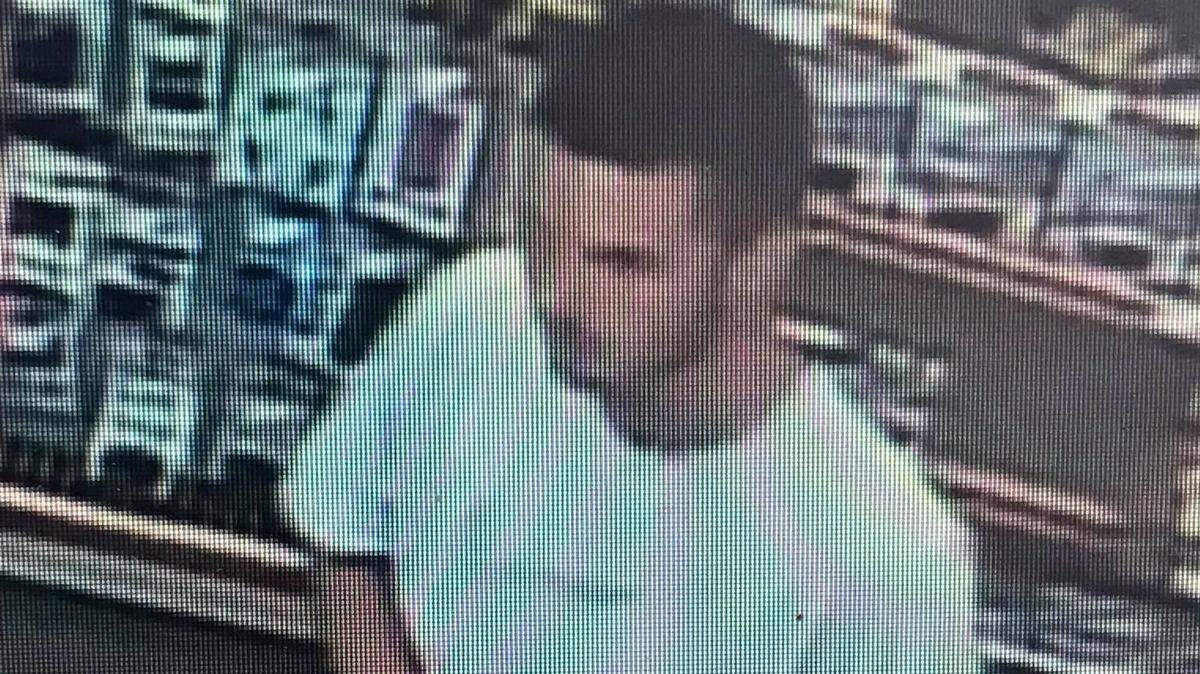 Tavares police are searching for a man who allegedly took a FBI agent’s credit card and badge from his vehicle then used the card at a Family Dollar.