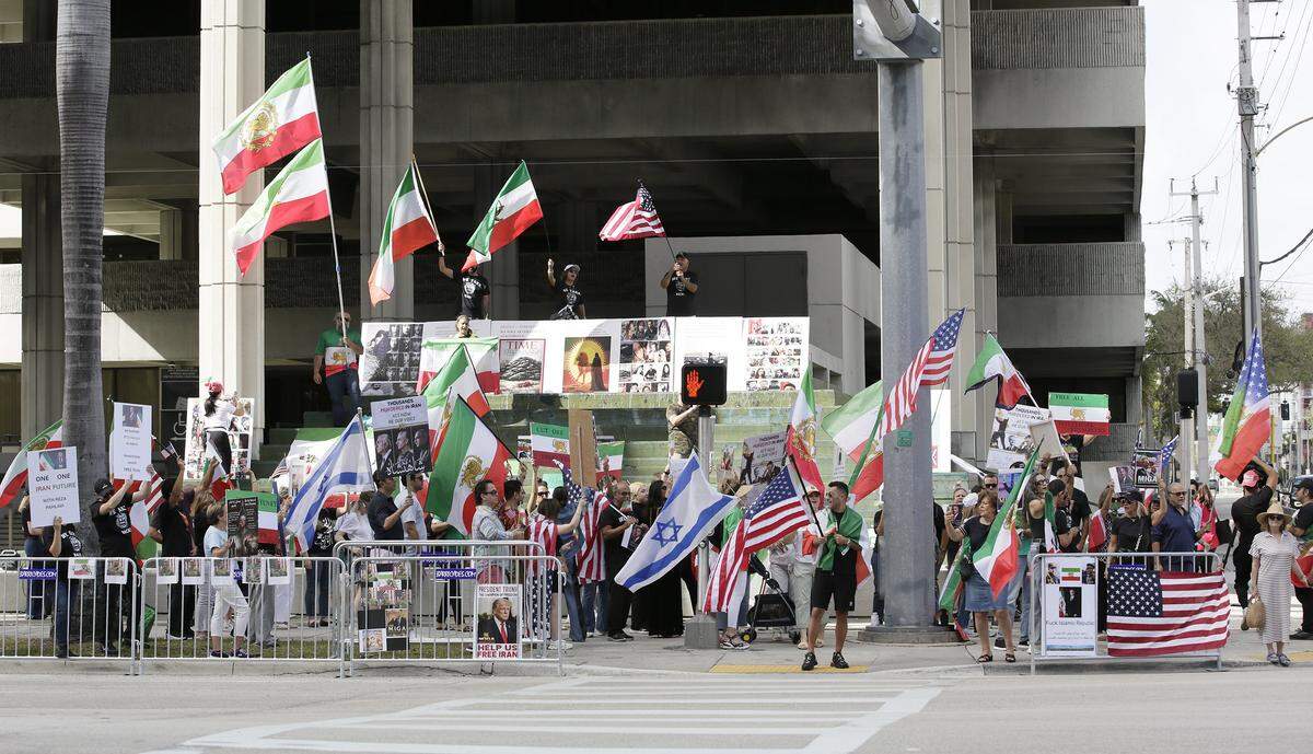Iranian Americans demonstrate their support for U.S. and Israel actions in Iran and condemn the Iranian regime during the Rally for Liberation on Sunday, March 8, 2026 in Fort Lauderdale . Andrew Uloza / for Miami Herald