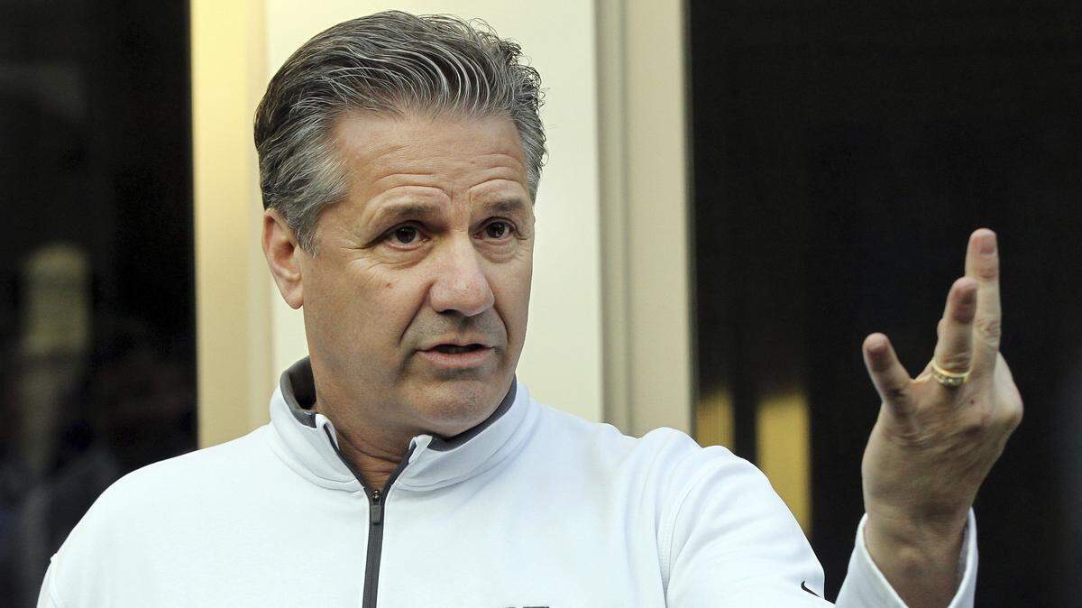 Kentucky head coach John Calipari addresses the media on his back porch after watching the NCAA college basketball selection show at his home in Lexington, Ky., Sunday, March 17, 2019.