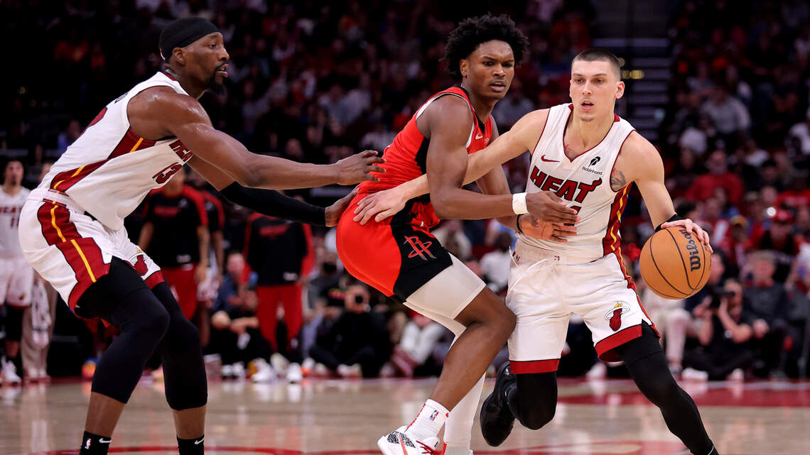 Heat Rockets Fight Heat reaches 30-game mark at 16-14 after road win over Rockets | Miami ...