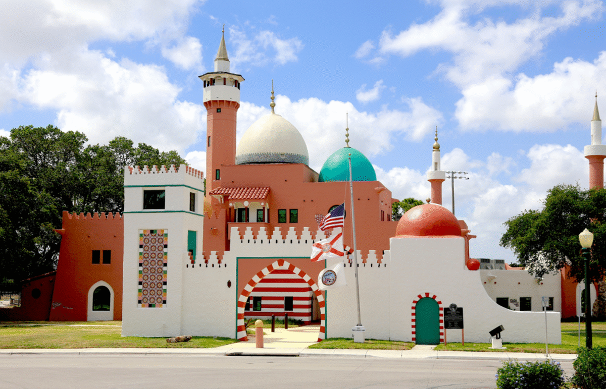 Opa-locka’s historic City Hall is indicative of the Arabian Nights-inspired architecture.