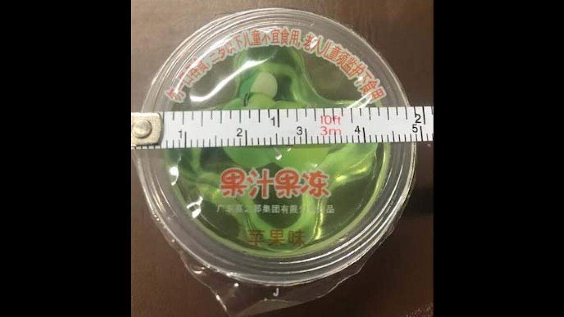 Xi Zhi Liang Fruit Jelly Cups measure only 2 inches or 5 millimeters across