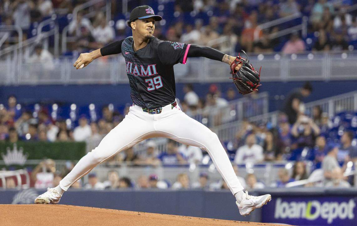 Miami Marlins starting pitcher Eury Pérez (39) pitches against the New York Mets in the first inning of their MLB game at loanDepot park on Saturday, Sept. 27, 2025, in Miami, Fla.