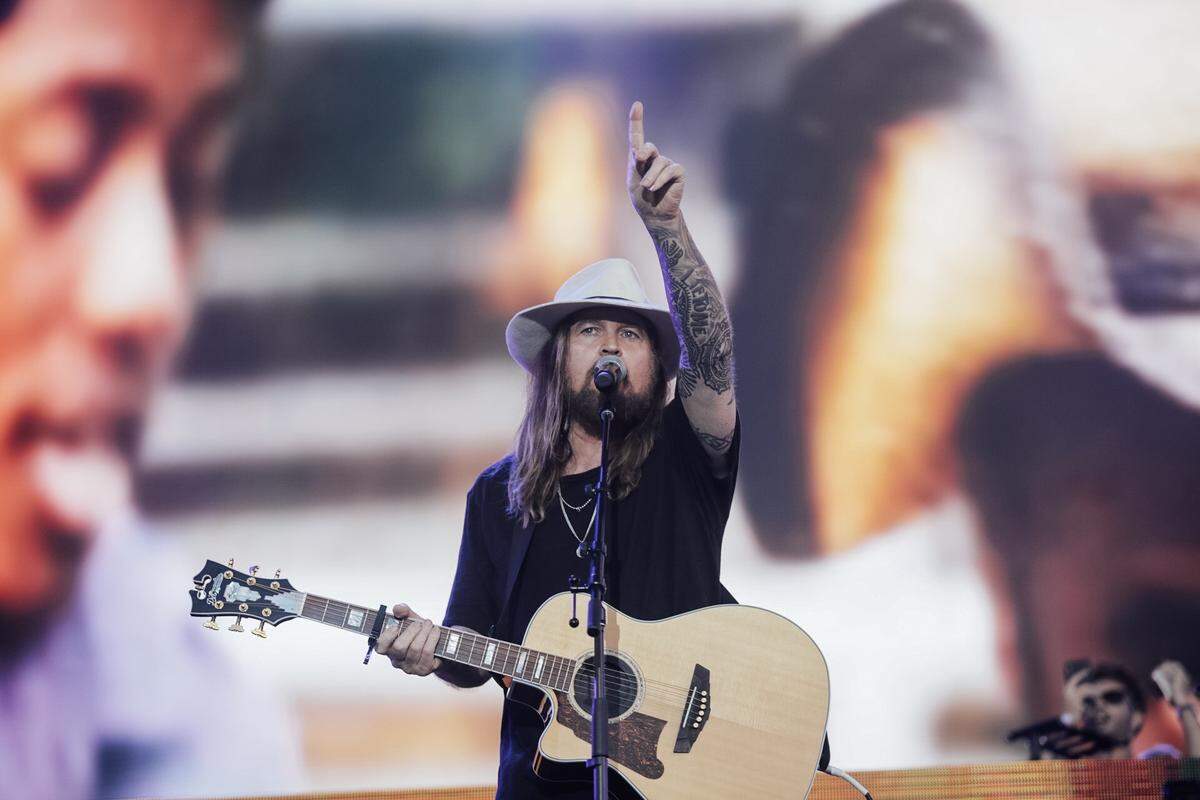 Billy Ray Cyrus showed up at Miami’s biggest hip hop festival, Rolling Loud, to perform ‘Old Town Road’ with Lil Nas X.